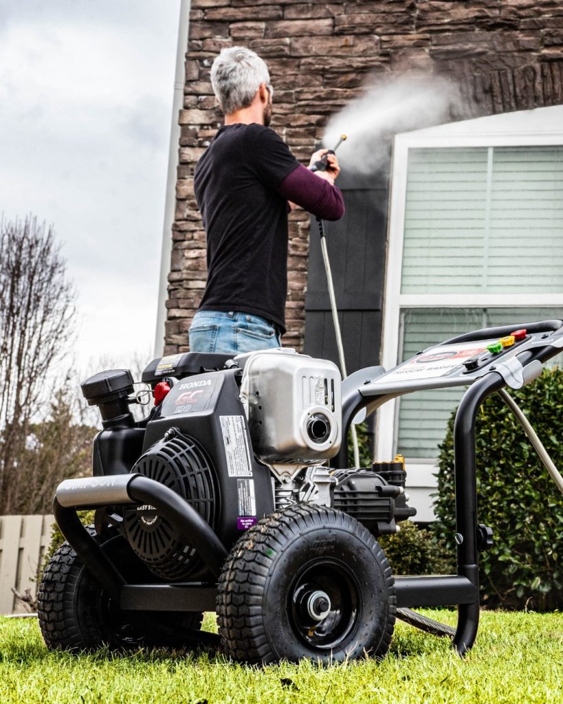 How to Use a Simpson Pressure Washer